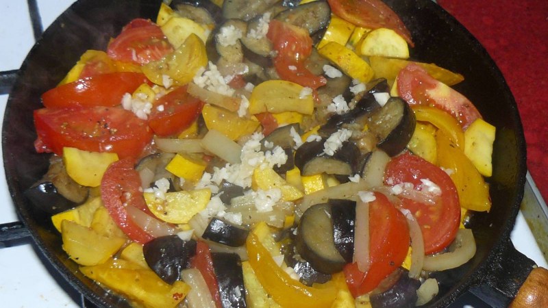 Рагу из баклажанов с овощами