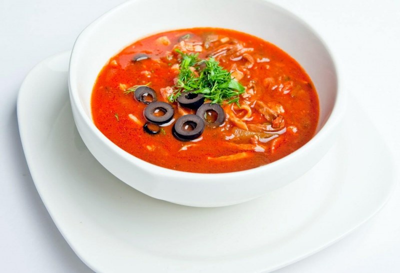 Суп солянка мясная