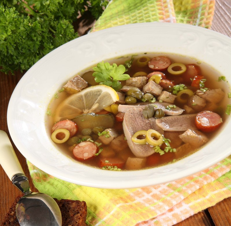 Сборная мясная солянка с грибами фото