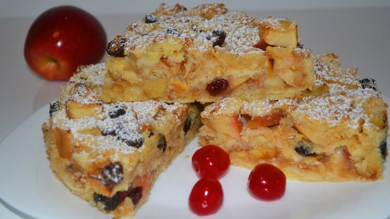 Пирог с яблоком Карусель