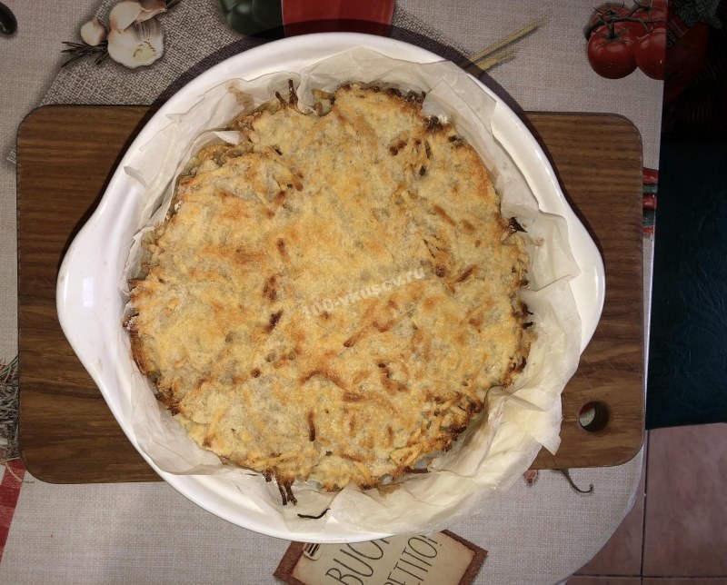Насыпной пирог с яблоками и манкой