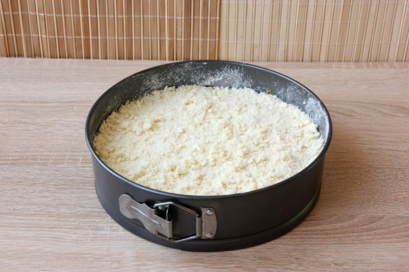 Болгарский насыпной пирог с яблоками