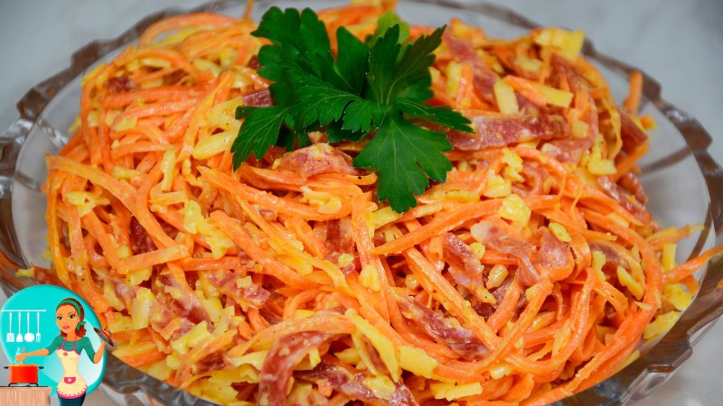 Салат с черносливом и курицей и корейской морковкой