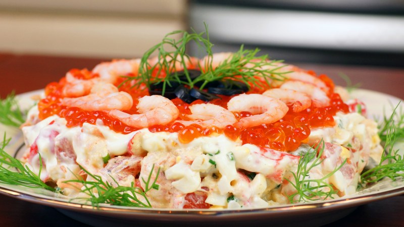 Салат «Королевский» с ветчиной и грибами