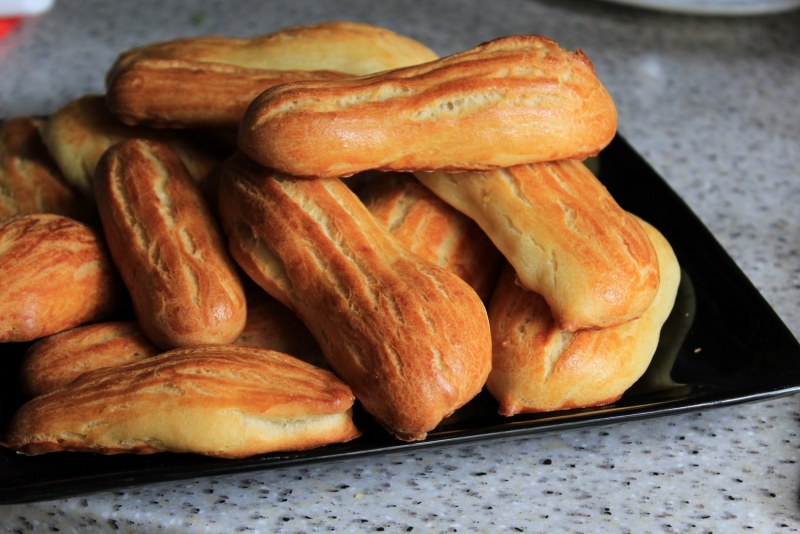 Эклеры с вареной сгущенкой