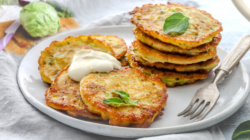 Капустные оладьи с сыром