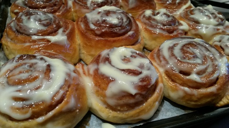 Cinnabon булочки с корицей