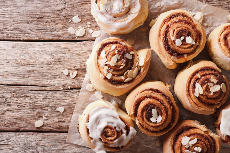Cinnabon булочки с корицей