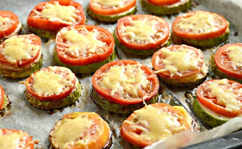 Фаршированные кабачки с сосисками