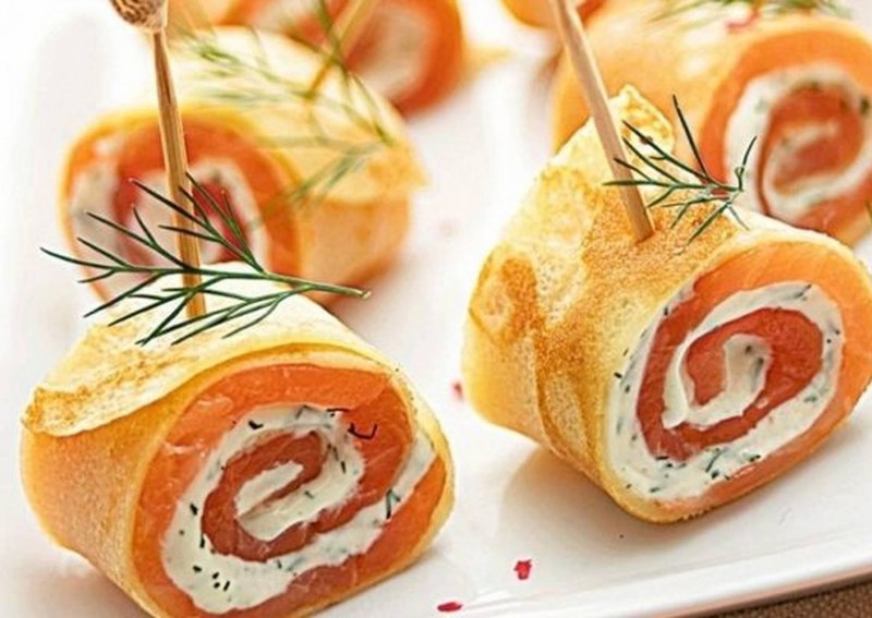 Рулет с семгой и сливочным сыром