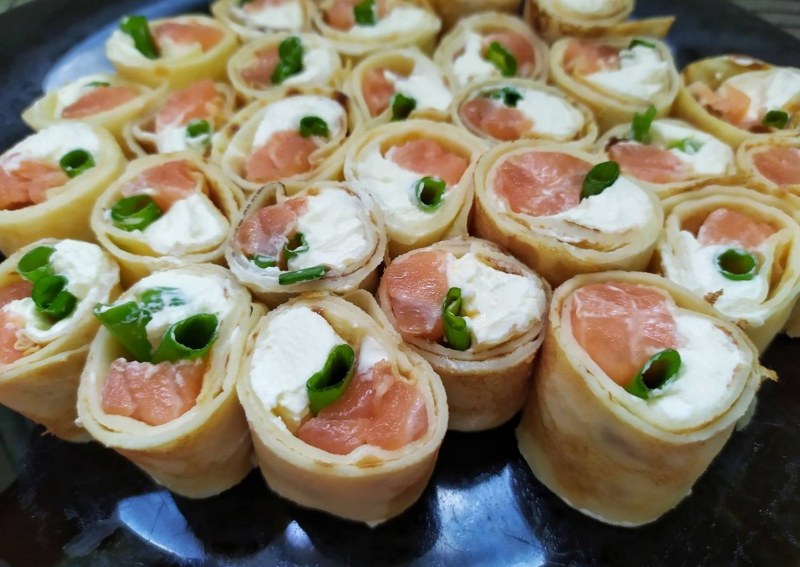 Сырный рулет с семгой