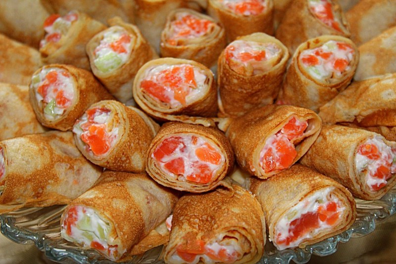 Блинчатые роллы с семгой