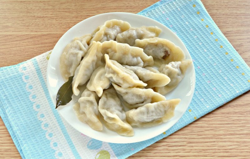Вареники с помидорами