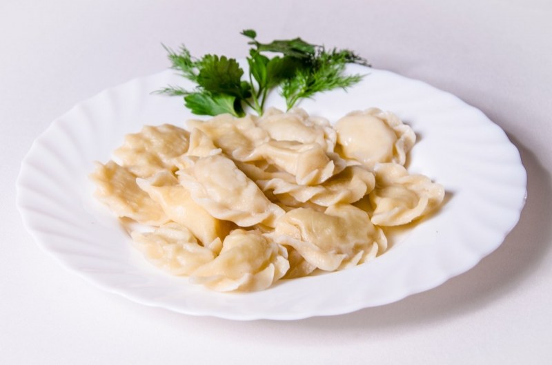 Пельмени с жареным луком