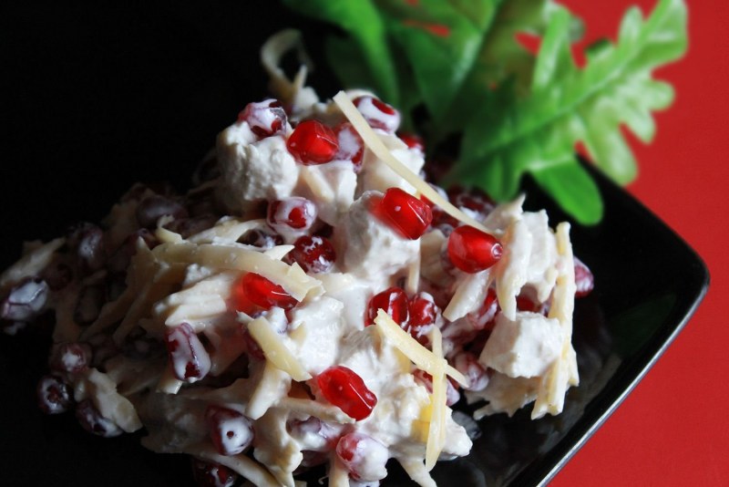 Салат из свёклы с черносливом и грецким орехом