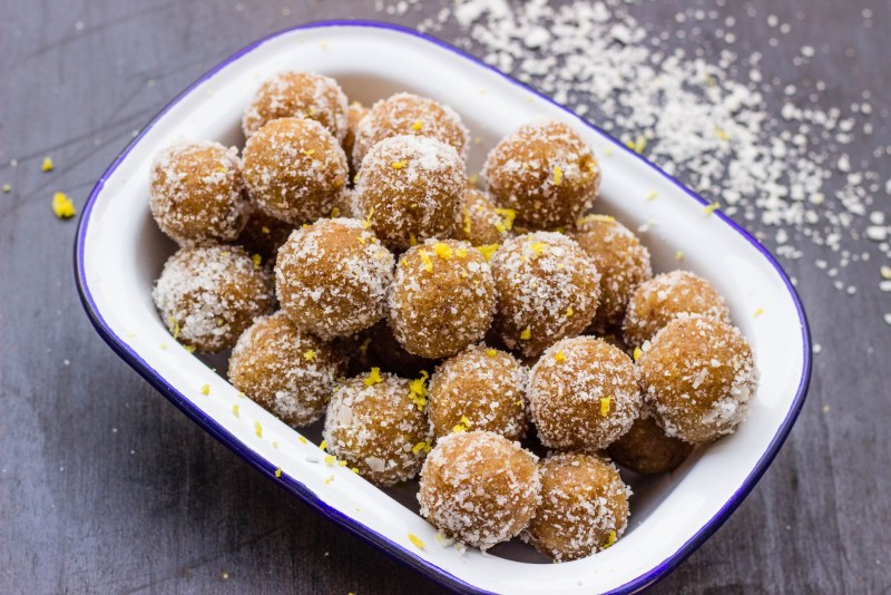 Салат с кокосовой стружкой