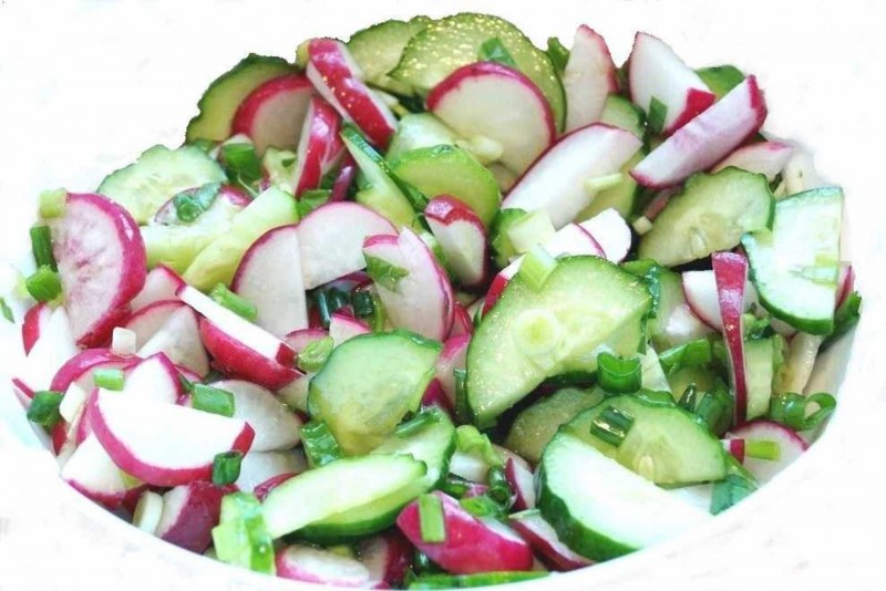Овощной салат с редиской