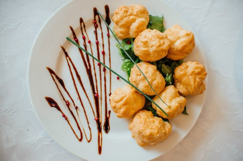 Профитроли с грибами и сыром