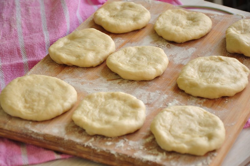 Ватрушки и пирожки с творогом