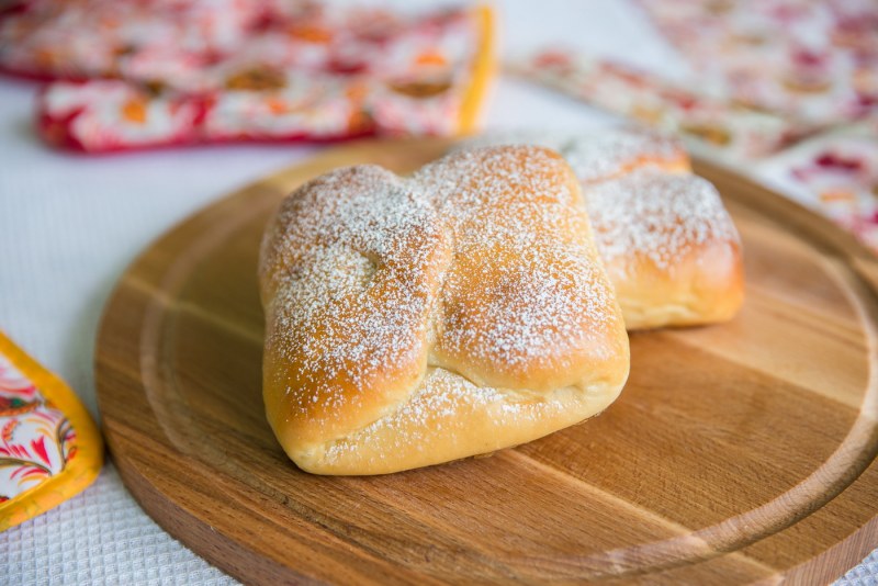 Ватрушка со сметаной и сахаром