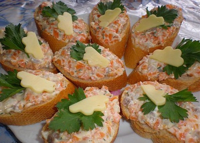 Закуска с селедкой