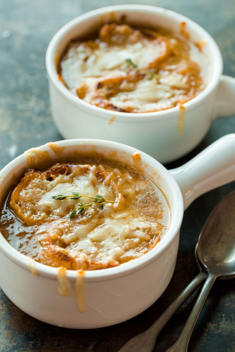Луковый суп (soupe à l’oignon)