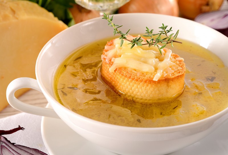 Сырный суп с луком