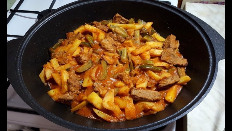 АЗУ по-татарски с солеными огурцами