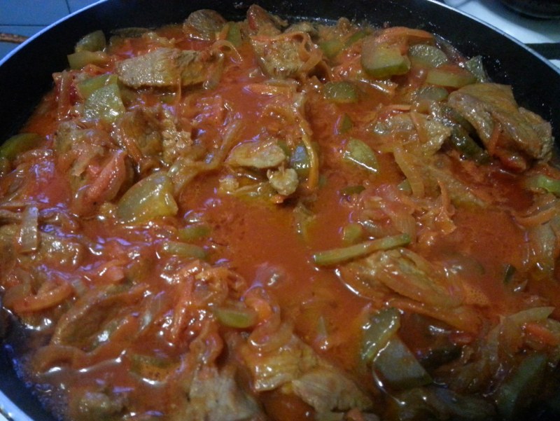 Говядина с огурцами