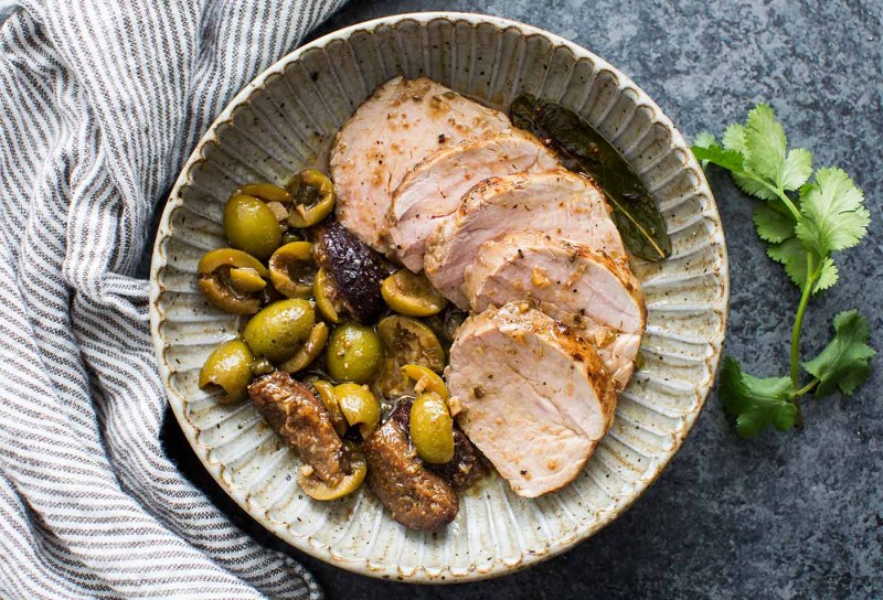 Мясо с солеными огурцами