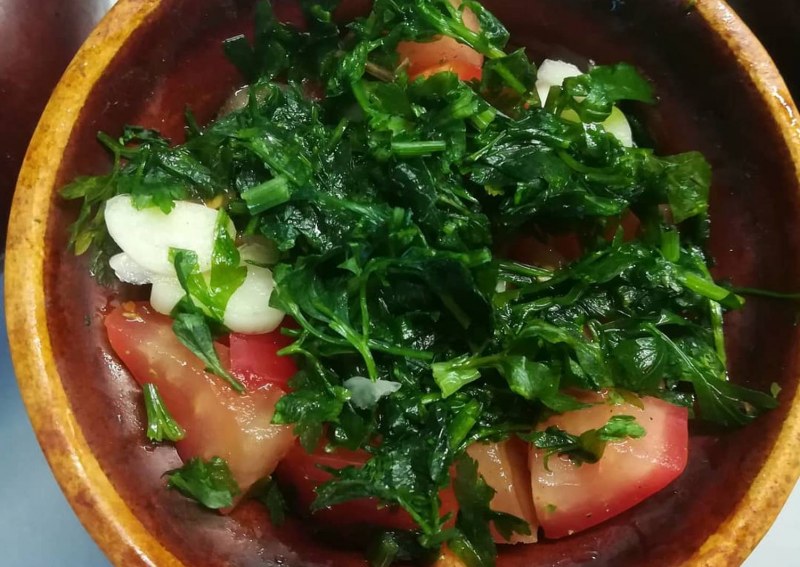 Мясо с овощами в горшочках