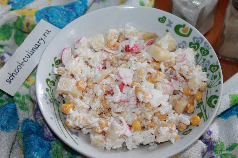 Салат из крабовых палочек с кукурузой