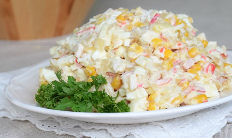 Крабовый салат с рисом