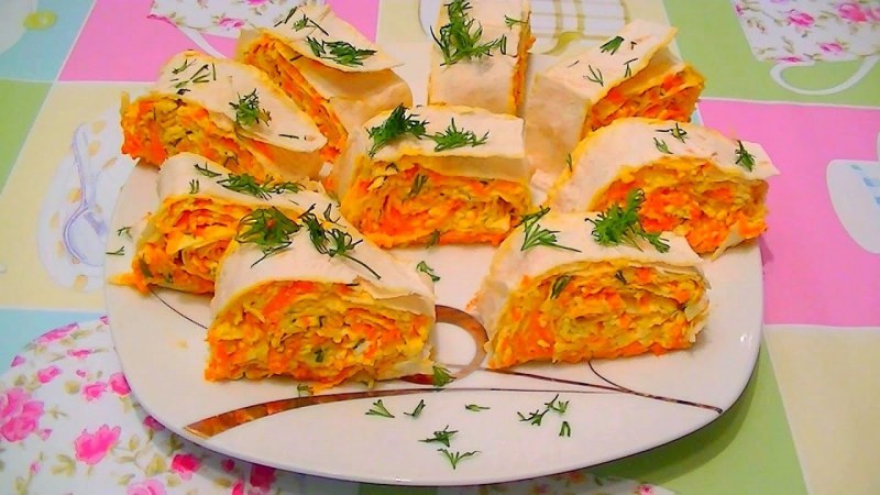 Рулет из лаваша с корейской морковкой