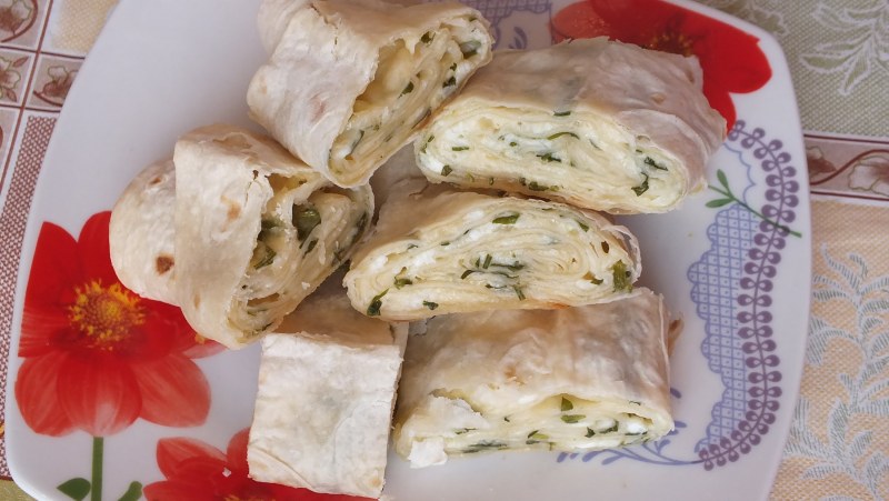 Лаваш с творогом и зеленью