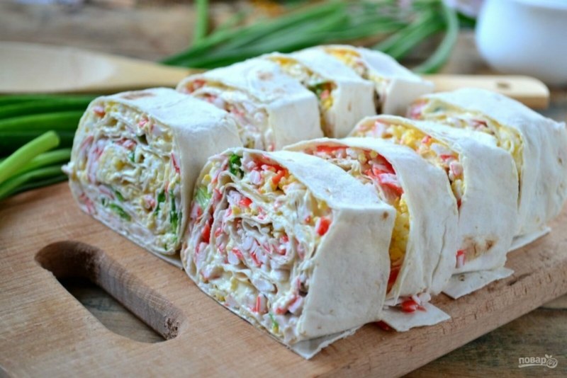 Омлетный рулет закусочный