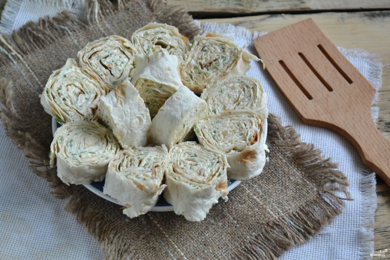 Рулет с корейской морковкой в лаваше