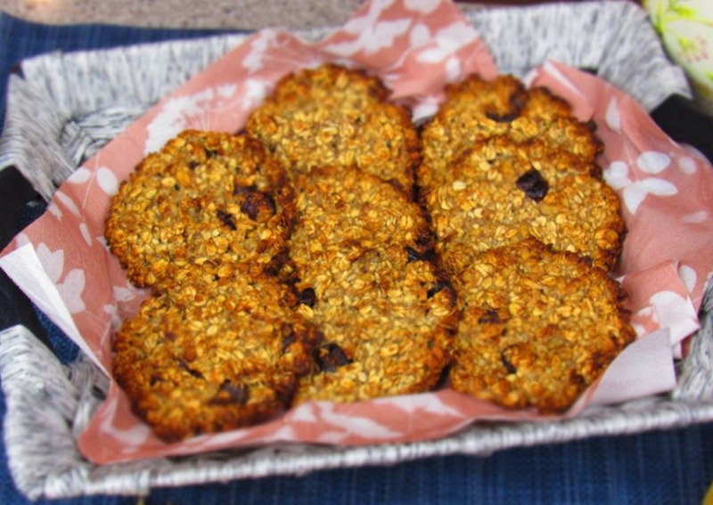 Печенье с сухофруктами и орехами