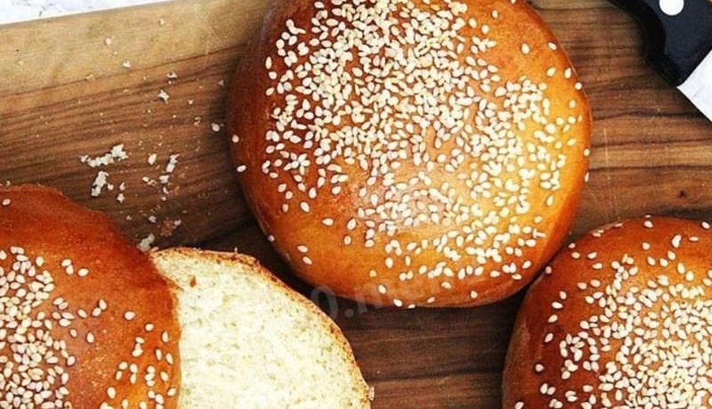 Булочка для гамбургера с кунжутом 125мм 82гр 24шт Юнибейк