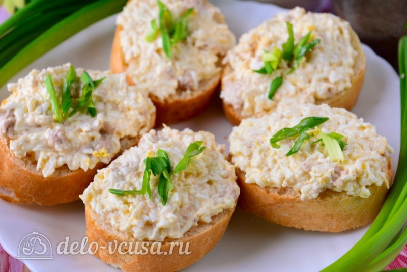 Хлеб с сыром и чесноком в духовке