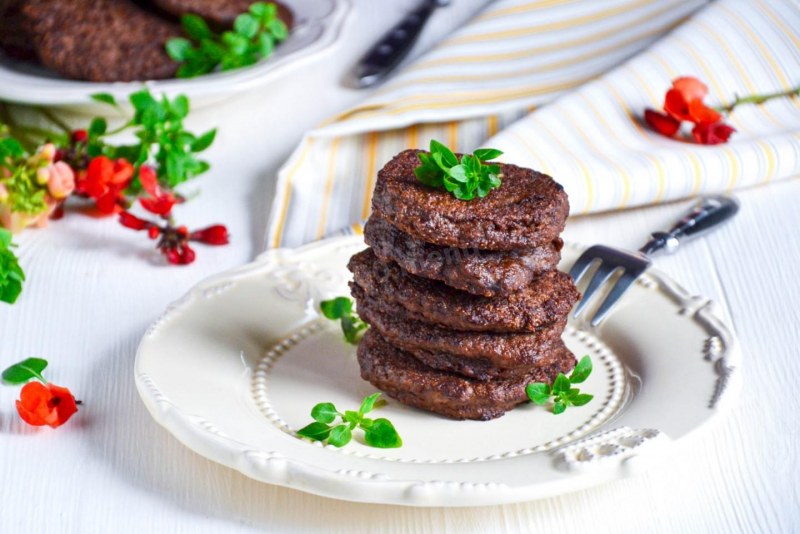 Печёночные оладьи с морковью и луком