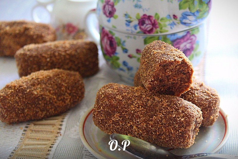Кофе и пирожное картошка