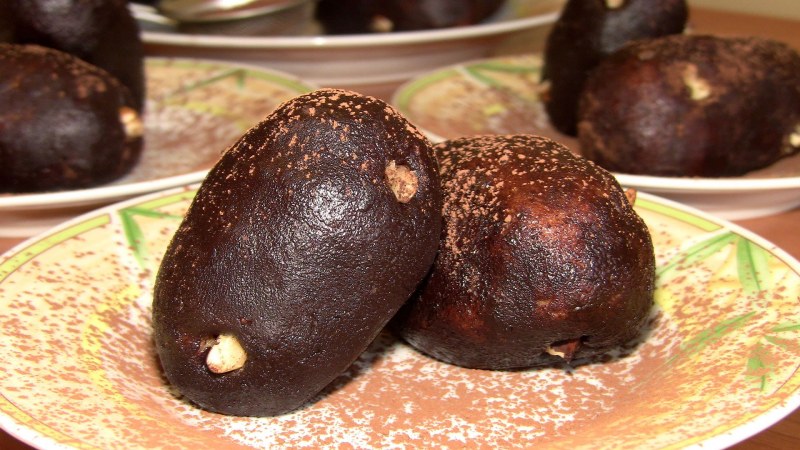 Картошка из печенья со сгущенкой