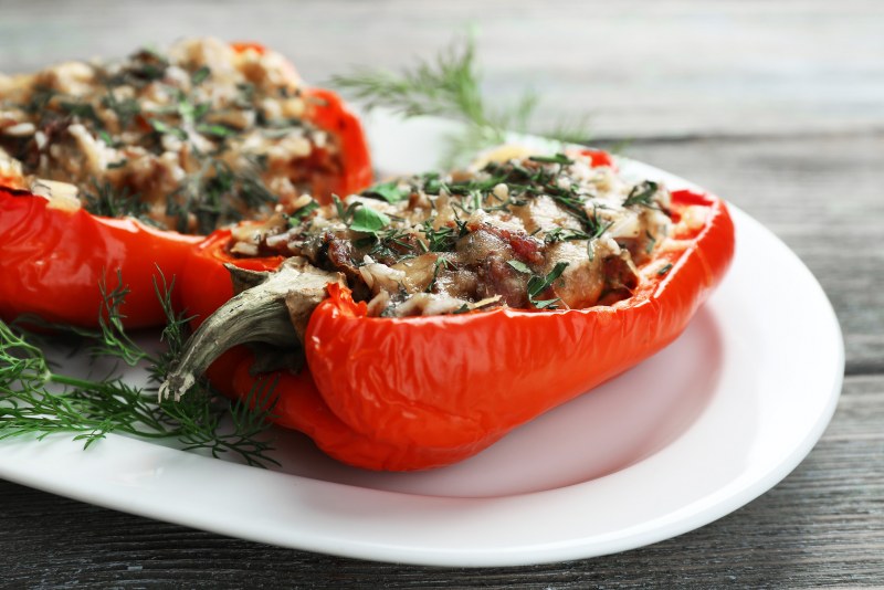 Перец фаршированный овощами