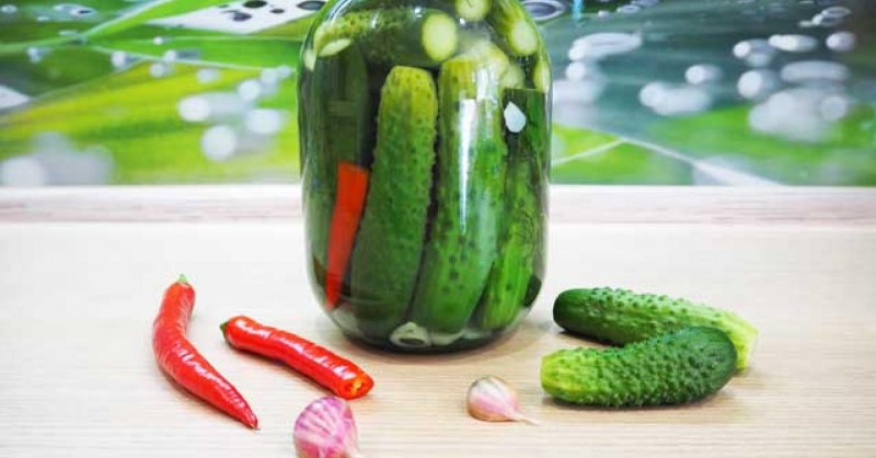 Маринованные огурцы с перцем