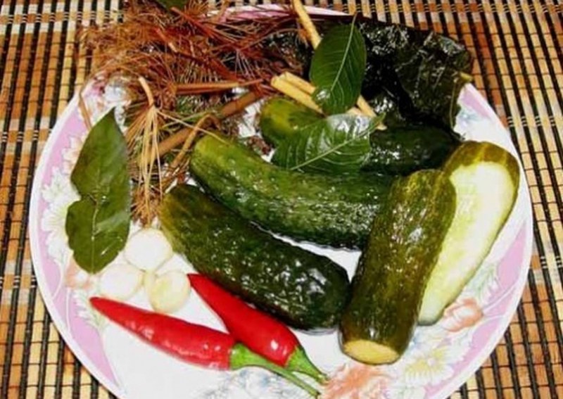 Острые маринованные огурцы