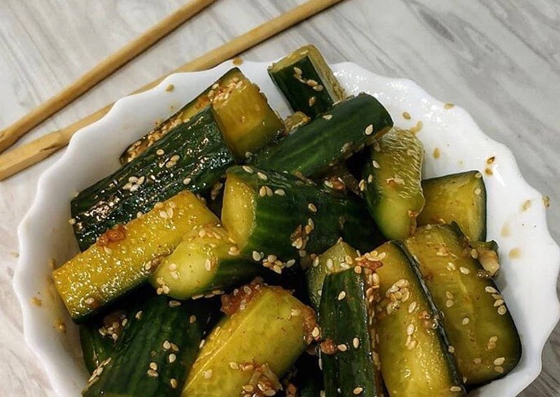 Салат из пекинской капусты с огурцом и помидором