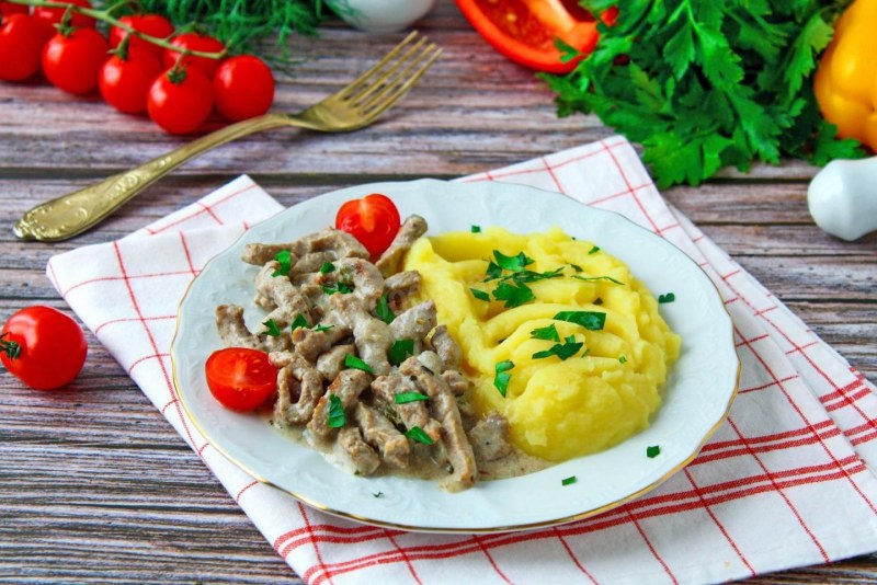 Bœuf Stroganoff