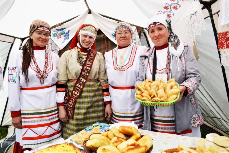 Плацинды с творогом и зеленью