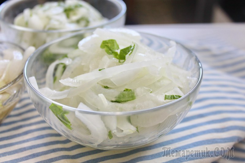 Салат с луком и уксусом